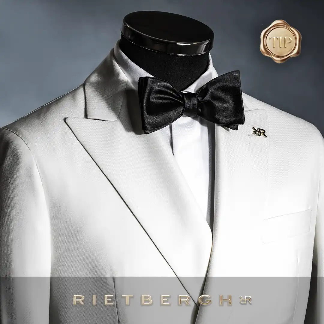 witte-smoking-vierkant-0001 Een wit trouwpak van Rietbergh. De tip van de week.