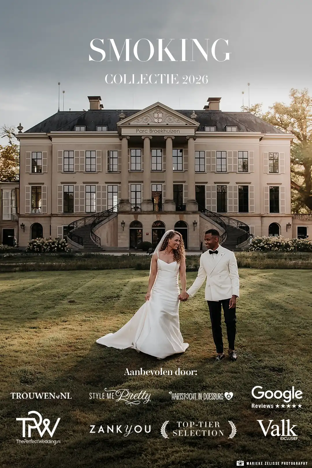 Een bruidspaar in een witte smoking op maat voor Parc Broekhuizen